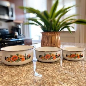 Vintage metal nesting bowls